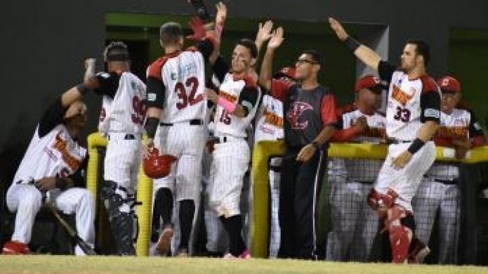 Toritos de Cayey arrinconan a los campeones Bravos de Cidra