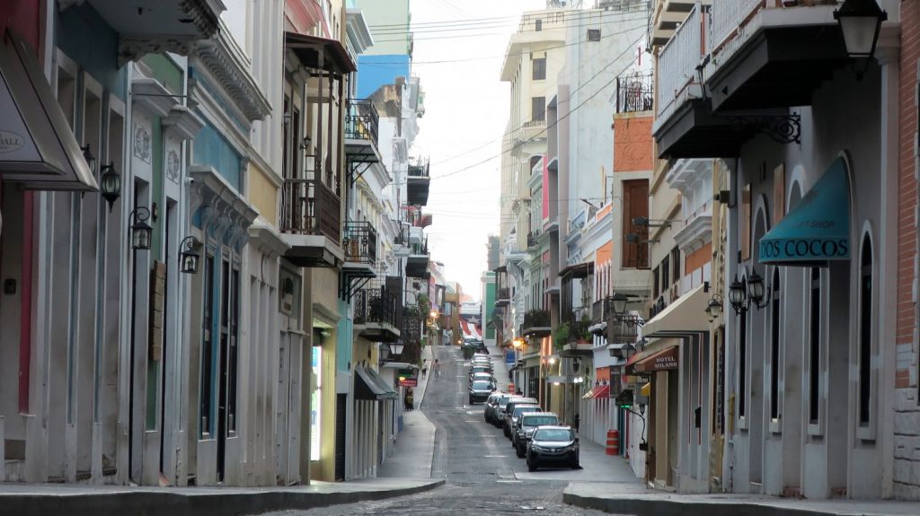 Puerto Rico cumple un mes confinado con luces y sombras por las medidas tomadas 