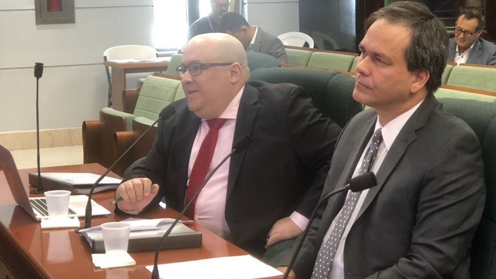  Comisi&oacute;n investigan c&oacute;mo fue aprobada el alza en la factura el&eacute;ctrica 