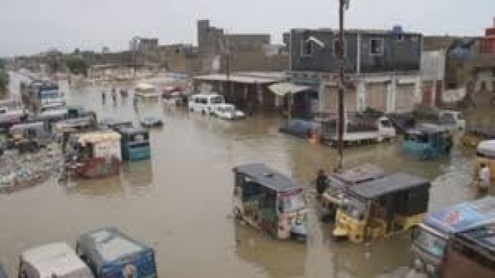 Video: Al menos 15 muertos y caos por las lluvias en la ciudad paquistanÃ­ de Karachi