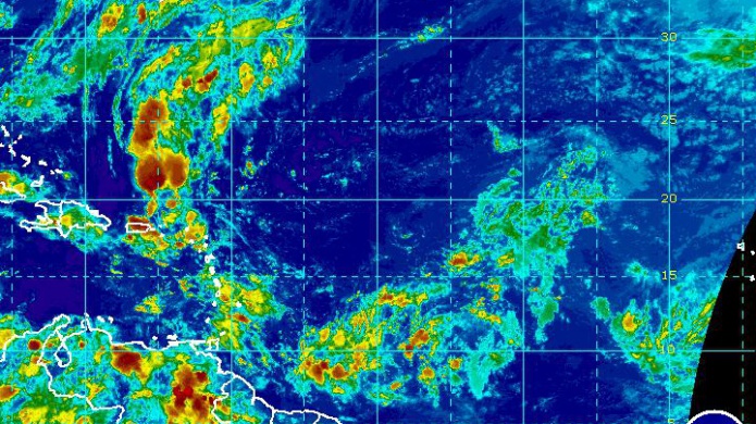 Tiempo muy inestable por el paso de amplia Onda Tropical...