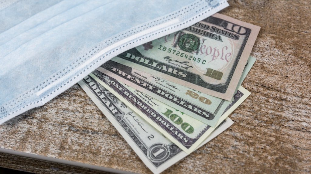  Tras seis meses de pandemia, el Gobierno todav&iacute;a compra suplidos bajo la declaraci&oacute;n de emergencia 