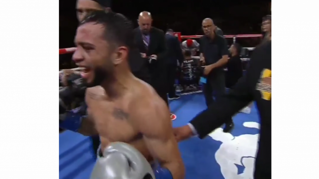  Video:Oscar “El Pupilo“ Collazo se convierte en el campeón mundial en una asombrosa victoria 