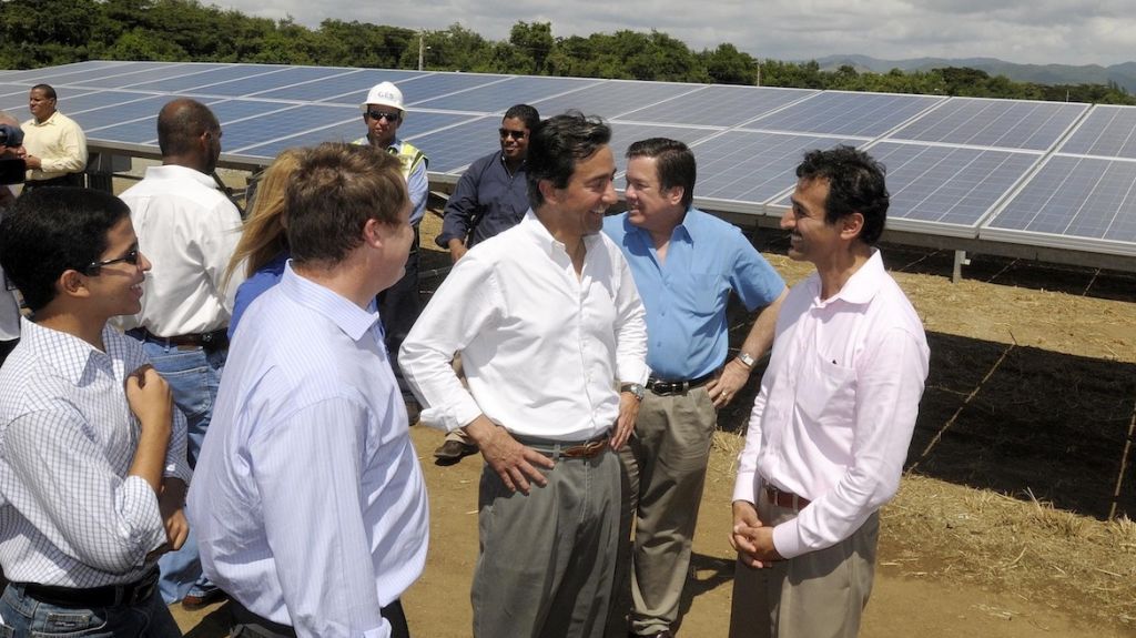  Fracasa la fiebre privatizadora de Luis Fortu&ntilde;o mediante contratos de energ&iacute;a renovable 