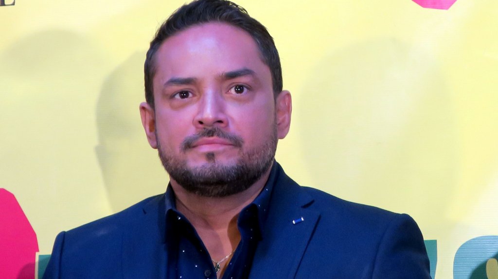  Cantante boricua Manny Manuel ingresado tras sufrir reca&iacute;da por alcoholismo 