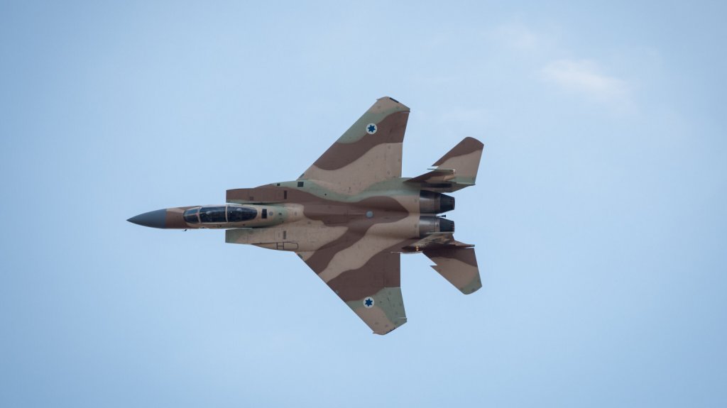  VIDEO: Un edificio de 13 pisos colapsa en Gaza tras un ataque a&eacute;reo israel&iacute; 