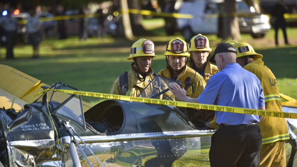  Dos personas mueren al caer una avioneta en el sur California 