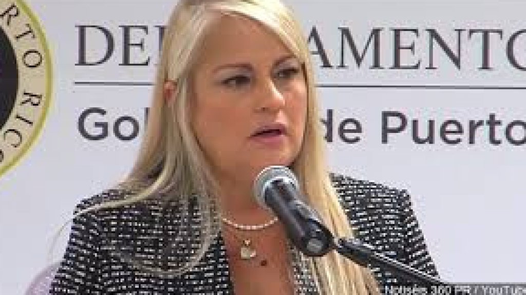  Gobernadora anuncia disponibilidad de millonario fondo para préstamos dirigidos a impulsar a empresarios jóvenes 