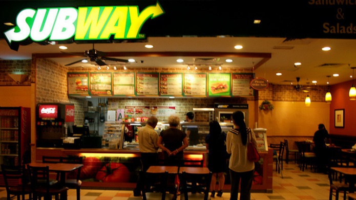 Por quÃ© no deberÃ­a pedir pollo en Subway: un empleado revela "secretitos sucios" de la cadena
