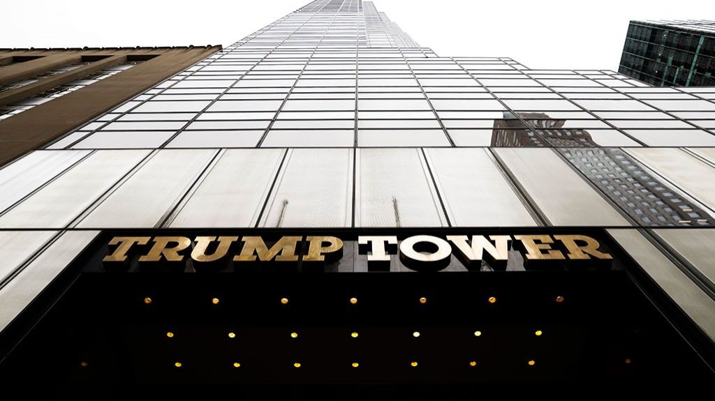  Polic&iacute;a de Nueva York descarta peligro tras evaluar paquetes en Torre Trump 