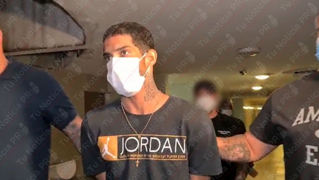  Video: Logran arrestar al pr&oacute;fugo que dispar&oacute; anoche contra polic&iacute;as en Las piedras y luego escap&oacute; 