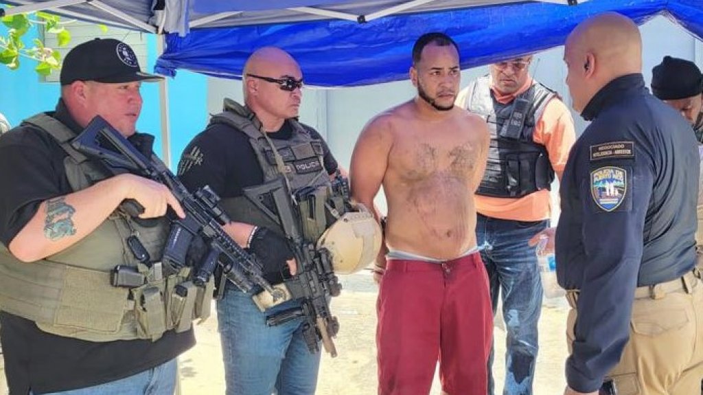  VIDEO: Capturan en Lo&iacute;za a pr&oacute;fugo vinculado con varios cr&iacute;menes en la zona de Fajardo 