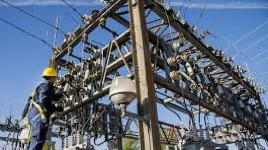  Junta AEE adopta propuesta de privatizaci&oacute;n del gobernador 