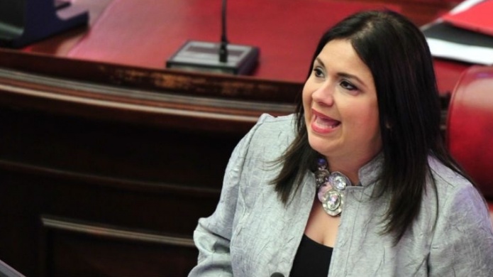 Aspirante a representante del PNP solicita a Bathia detener pagos a senadora "fantasma" GonzÃ¡lez