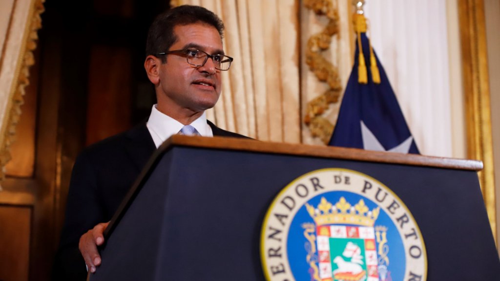  Gobernador de Puerto Rico se compromete trabajar por los residentes de isla Culebra 