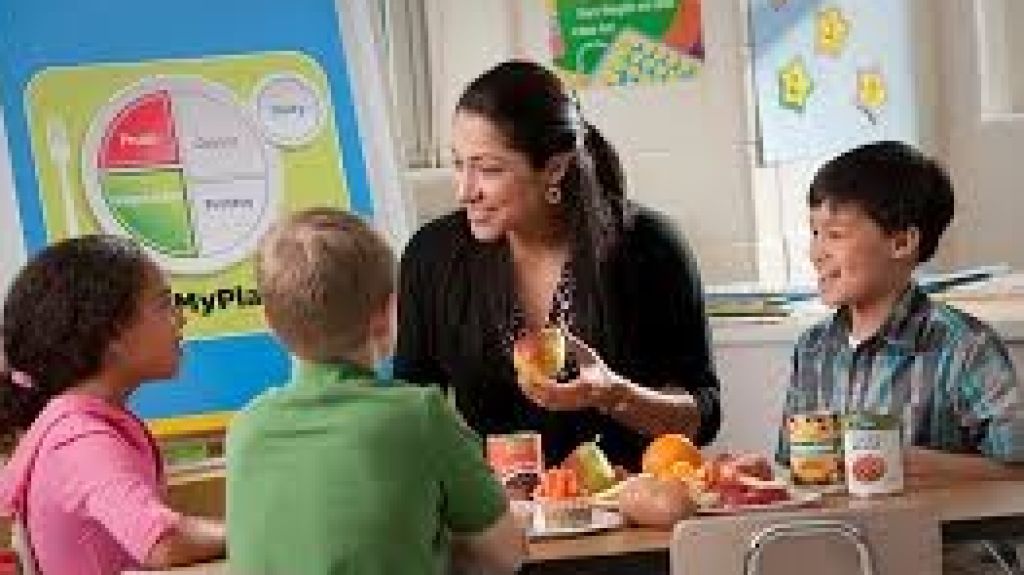  Citan dos mil maestros para ubicaci&oacute;n 