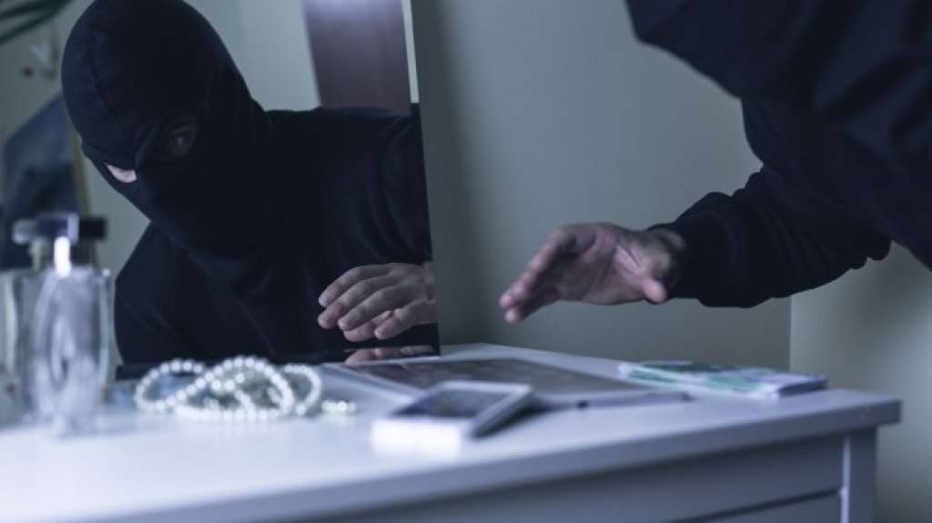  Roban dinero de apartamento en Caguas 