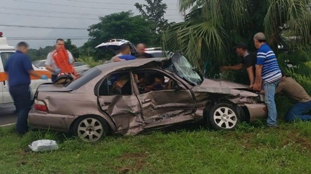  Publican estremecedor video del accidente fatal en Mayag&uuml;ez, luego que una ambulancia rebasara la luz roja 