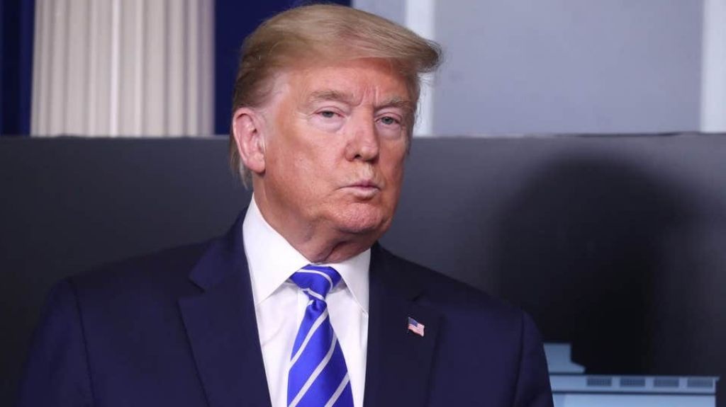  Donald Trump es demandado por confinar a inmigrantes 