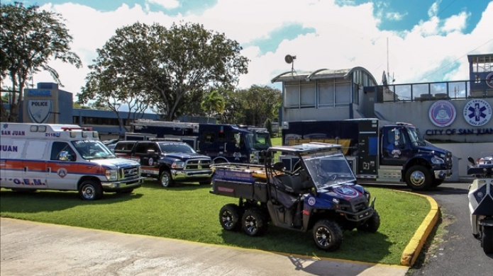 Yulin regala ambulancias del municipio a la Republica Dominicana 