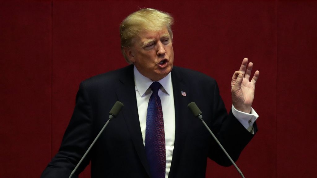 Trump pide a jugadores liberados tras arresto en China que den gracias a Xi