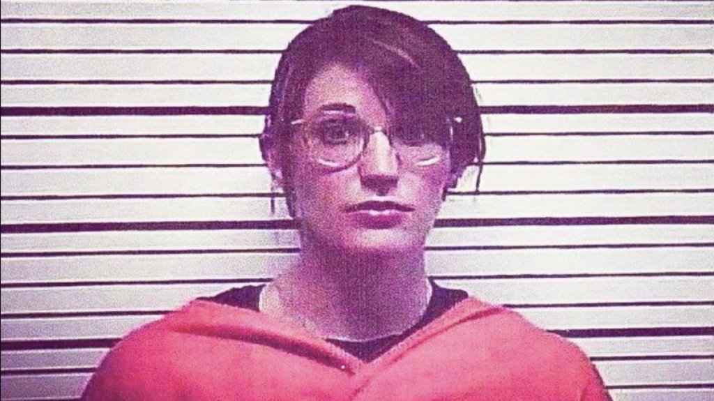  Foto de maestra sin ropa revela que tenía relación con estudiante menor de edad 