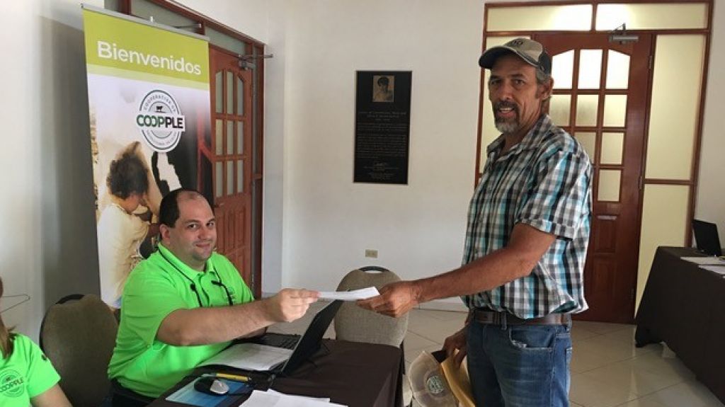  COOPPLE distribuye $250,000 en dividendos entre 173 socios ganaderos de leche 