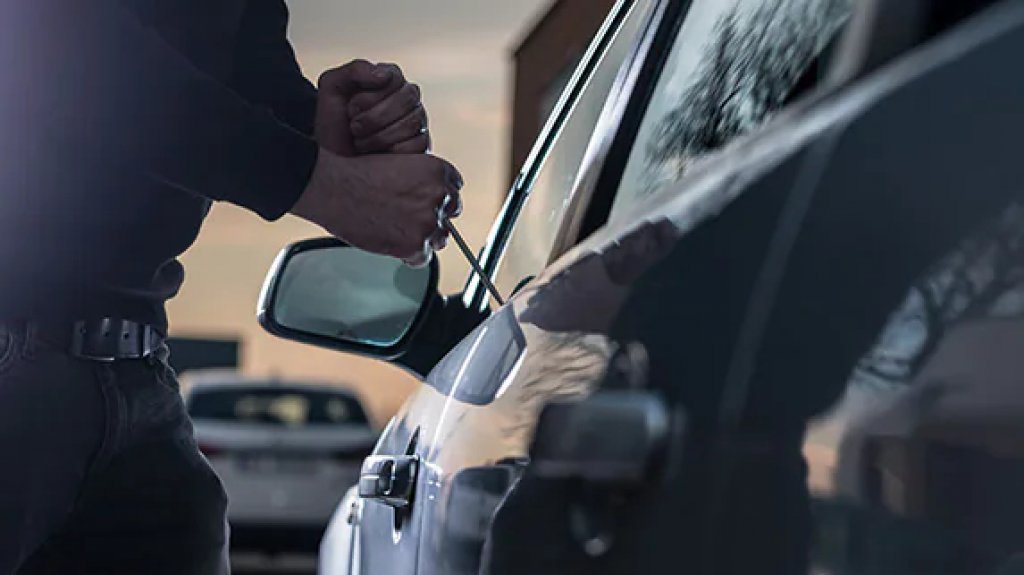  Dejo 6 mil dentro del carro en Guaynabo, el resto ya lo saben 