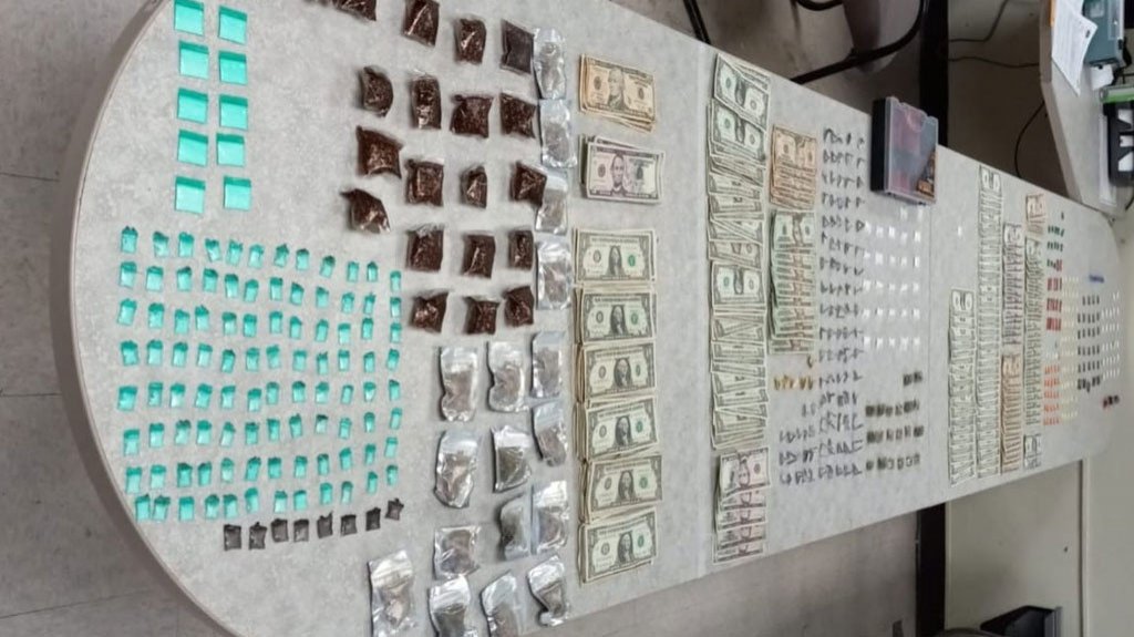  Arrestan a varias personas en Arecibo y Manat&iacute;,confiscan drogas 