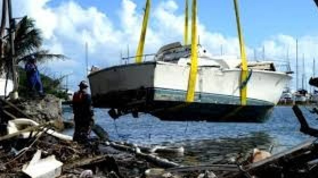  350 embarcaciones son removidas por la Guardia Costera y el DRNA 