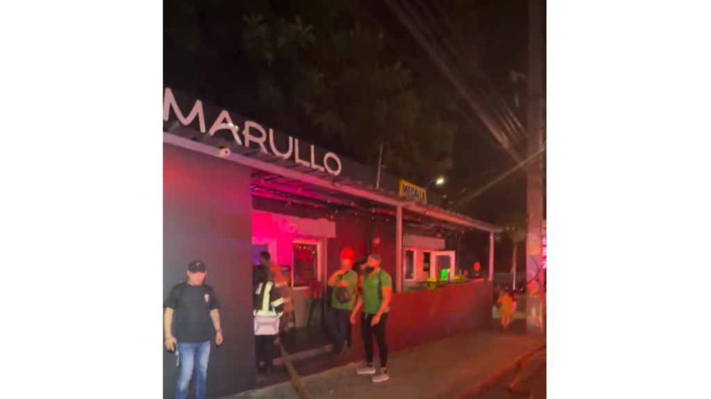  Video: Incendio en negocio &ldquo;Marullo&rdquo; en la Placita de Santurce 
