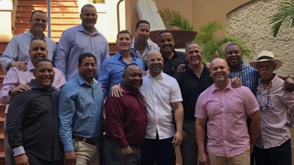  Se reúne equipo de béisbol medallista de oro del 2002 