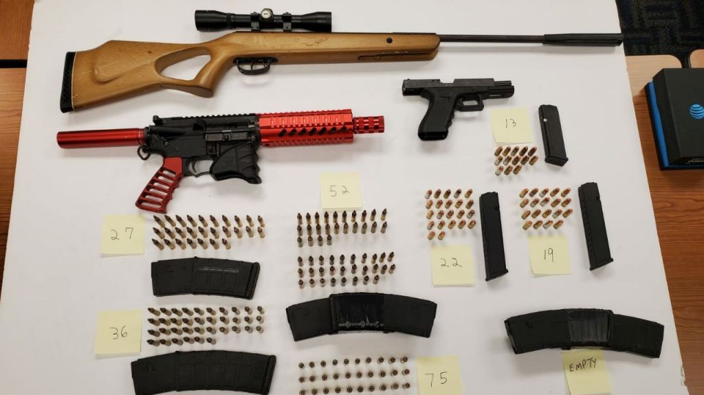  Fotos: El primer arresto en Ramos Antonini es de una mujer y ocupan armas y drogas 