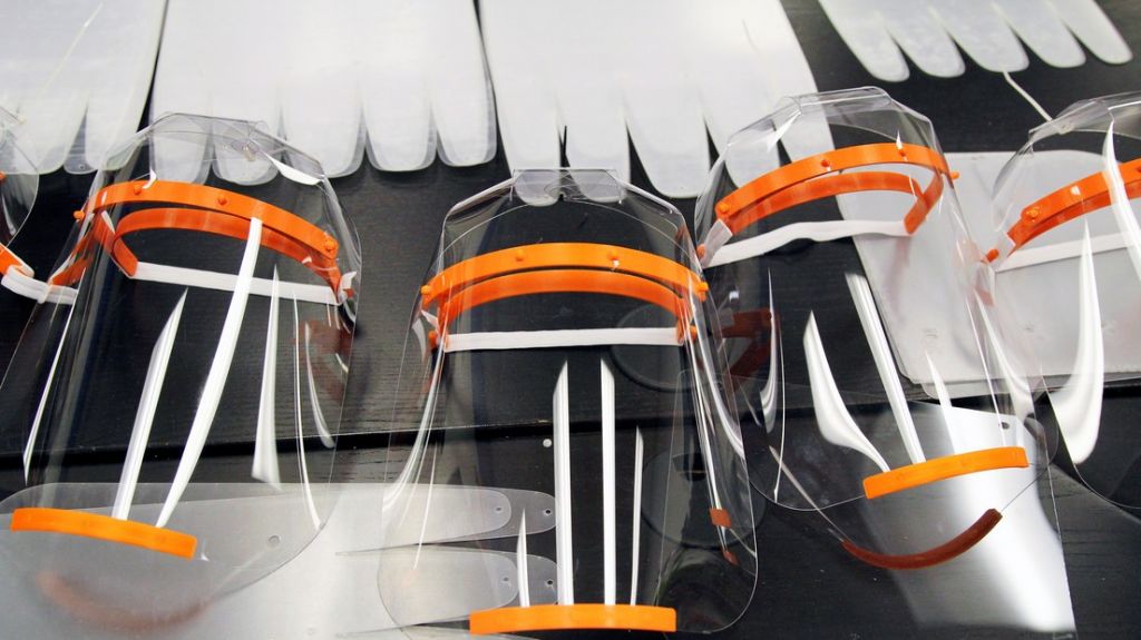  Una pizzer&iacute;a de EE.UU. usa su horno para fabricar equipamiento m&eacute;dico para la lucha contra el coronavirus 