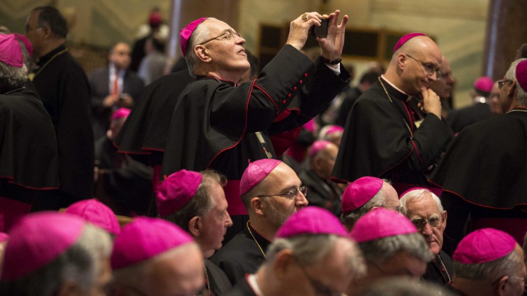  Obispos cat&oacute;licos de EEUU redactar&aacute;n documento sobre comuni&oacute;n, aborto y Biden 