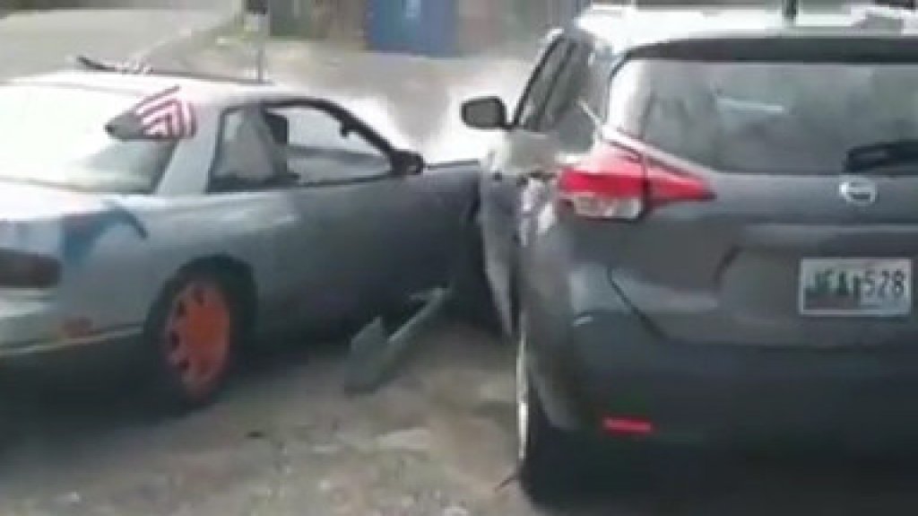  Video: Estaba &ldquo;lucio chillando&rdquo; gomas y termin&oacute; chocando un carro 