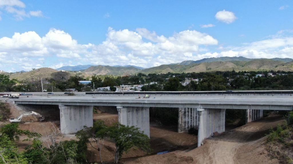  Reabre hoy puente en la PR-52 en Juana D&iacute;az 