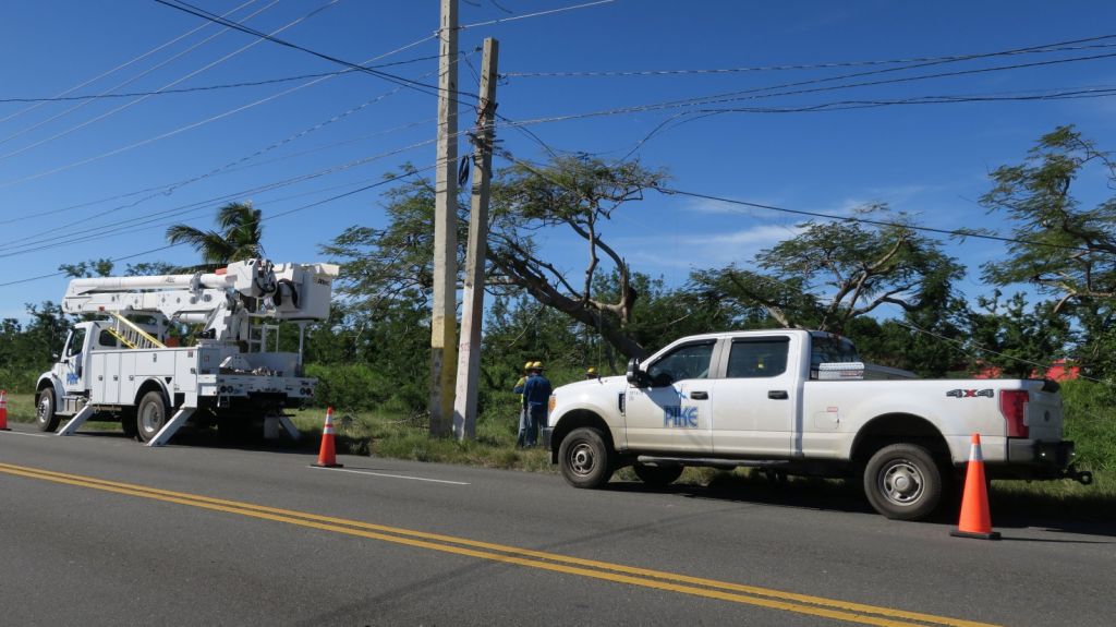  El 70,9 % de Puerto Rico ya cuenta con electricidad, dice jefe de AEE 