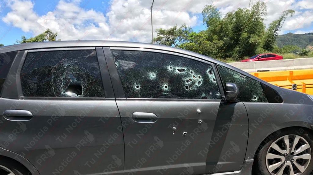  Video: As&iacute; qued&oacute; el auto del hombre acribillado a tiros en la carretera 30 de Gurabo 