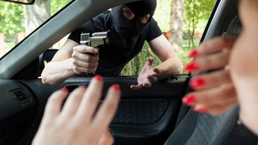  Una mujer es v&iacute;ctima de carjacking en Dorado 