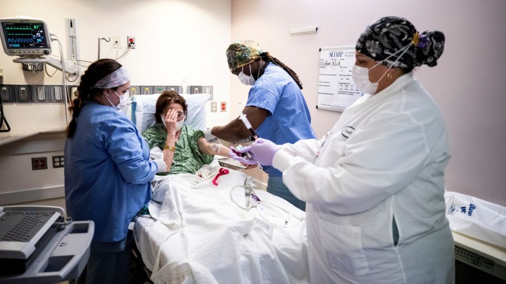  EEUU supera los 75.000 fallecidos por COVID-19 tras sumar otros 2.448 decesos 