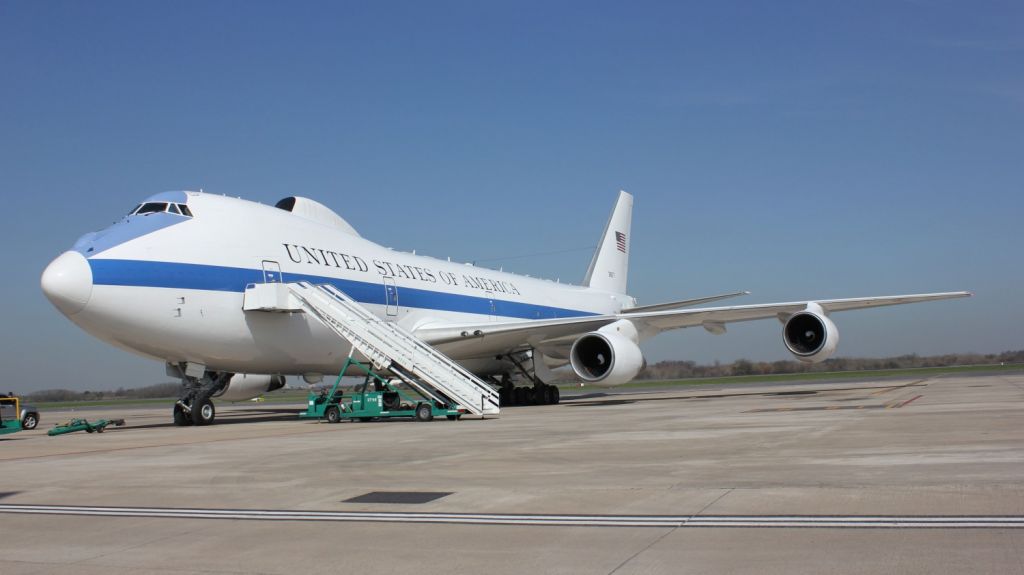  El Air Force E-4B, una fortaleza volante para el jefe del Pent&aacute;gono 