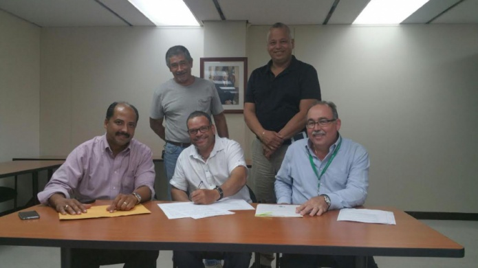 Pescadores reciben fondos para equipo y mejoras en Ponce