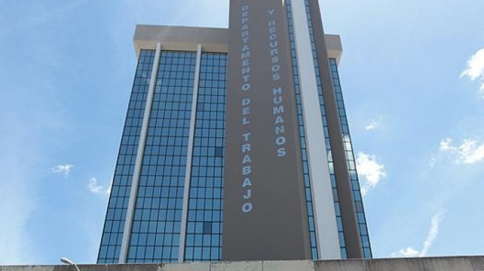 Piden a la empresa privada que no reduzca el salario de empelados que no pudieron trabajar por huracÃ¡n Maria  