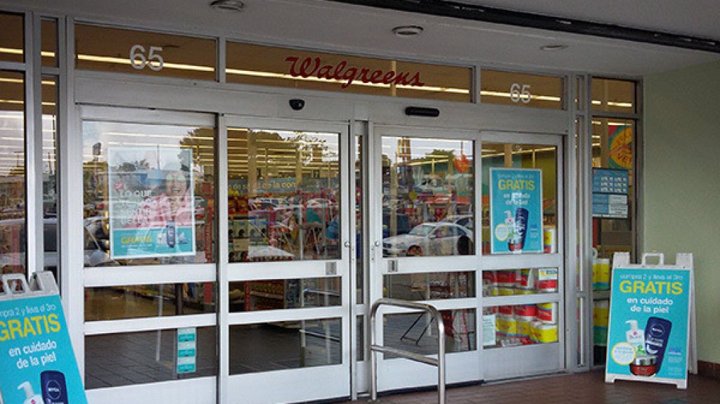  Dos mujeres roban en farmacia de R&iacute;o Piedras 