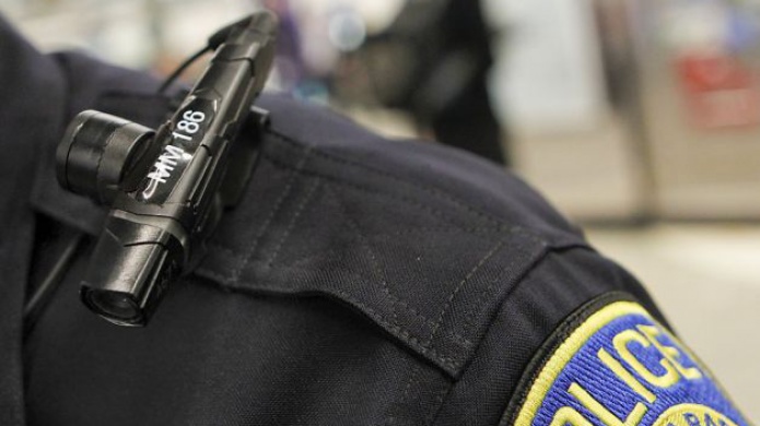 Video de camara "Body Cam" muestra a oficiales propinÃ¡ndole golpiza a un sospechoso