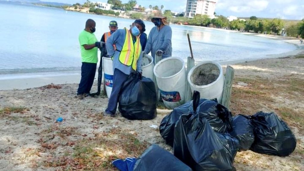  Gu&aacute;nica activ&oacute; agresivo plan de limpieza de playas por llegada de turistas 