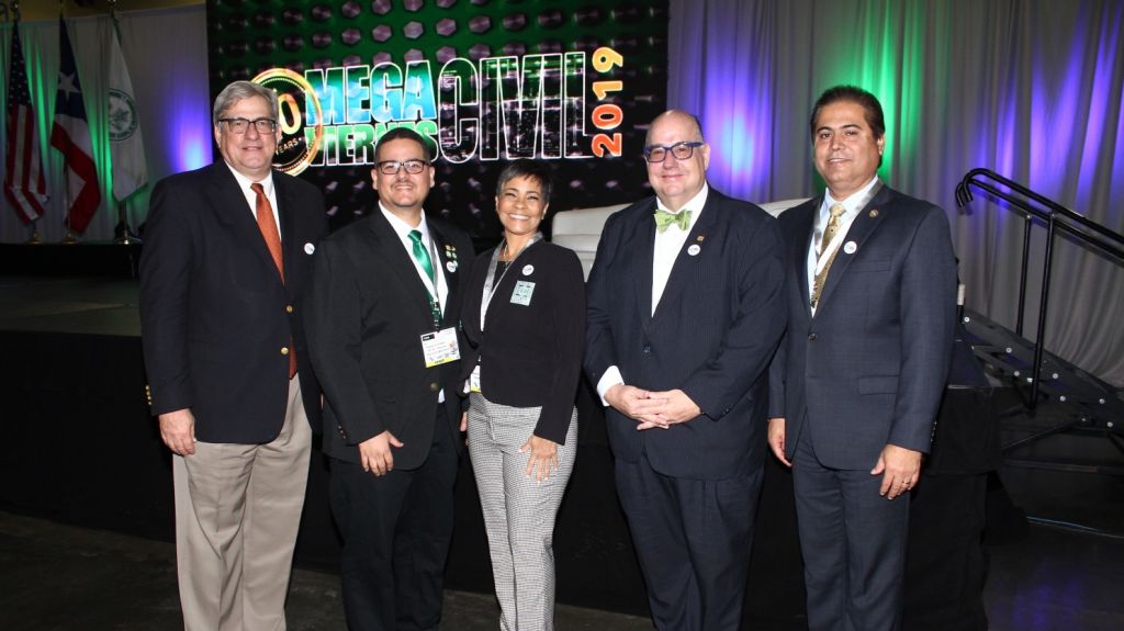  Ingenieros Civiles hacen llamado a la urgencia en la reconstrucci&oacute;n del pa&iacute;s en el Mega Viernes Civil 