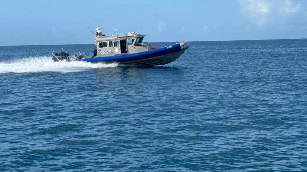  Padre sacrifica su vida para salvar a sus dos hijas en playa de Isabela 