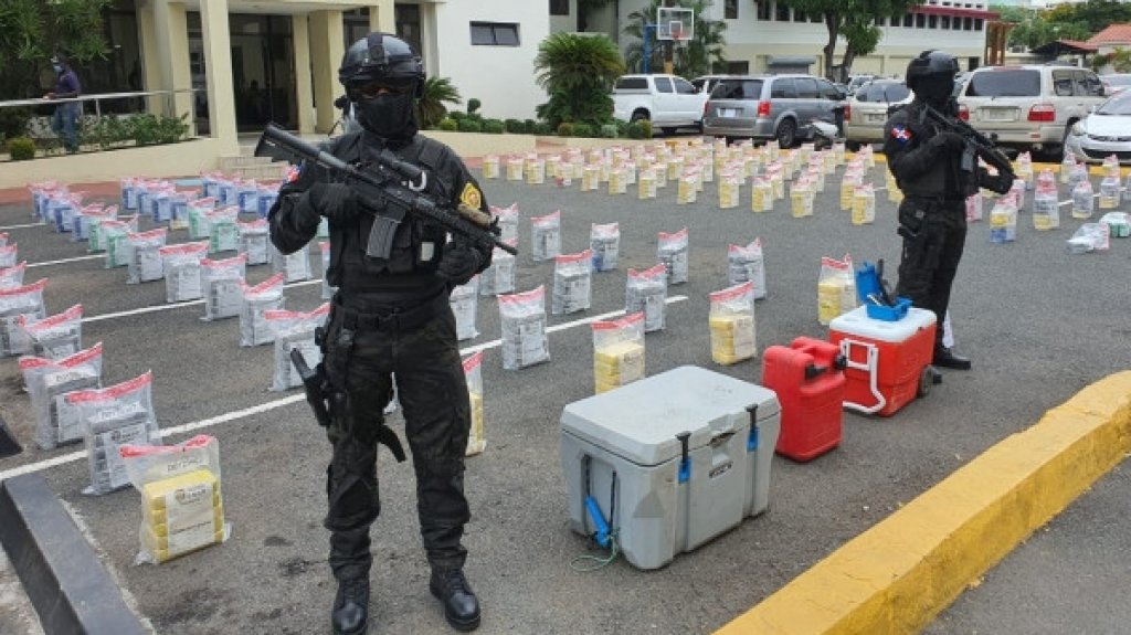  Arrestan sujeto que transportaba cocaína camuflada a bordo de un camión cargado de plátanos 